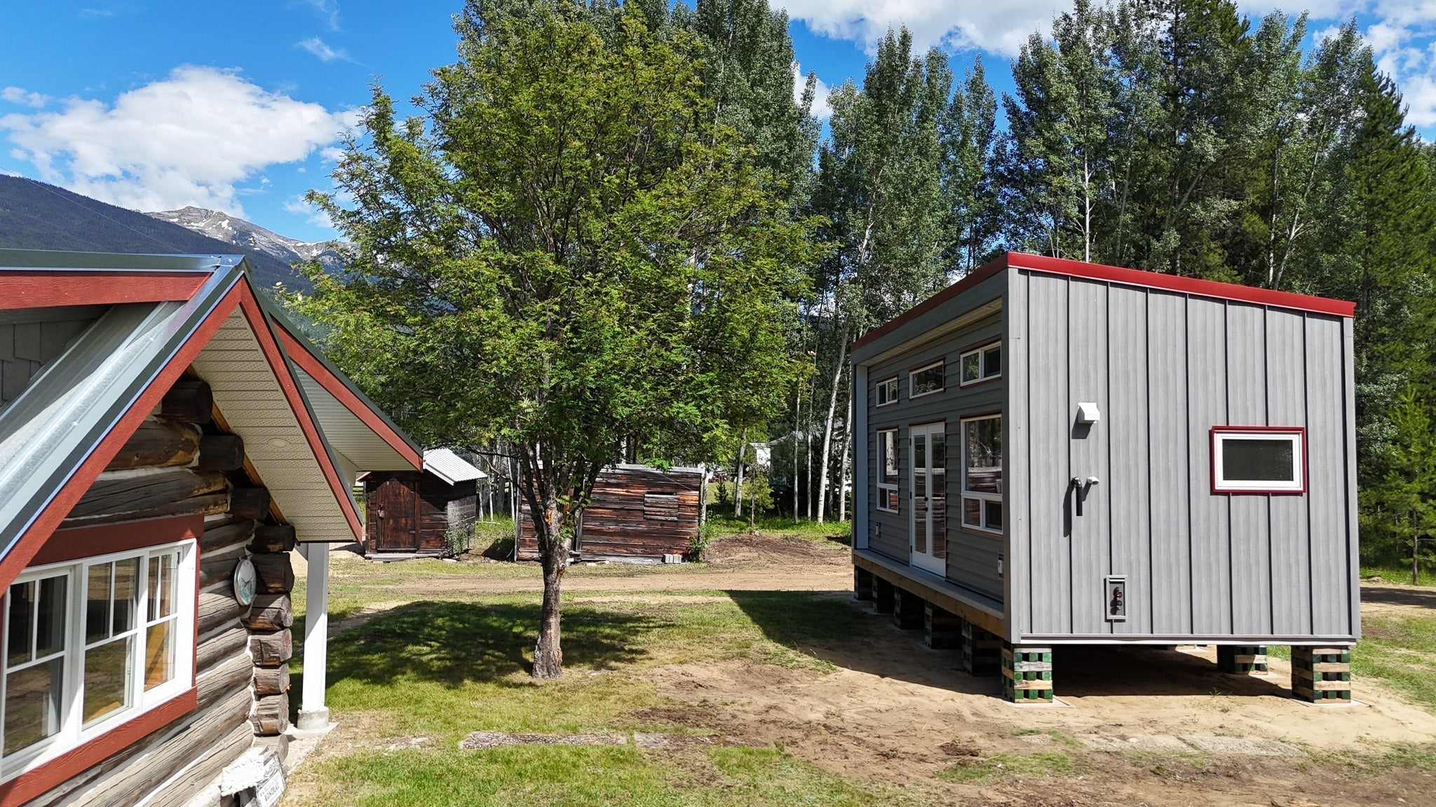 Valemount, BC - Modern Cabin Meets a Piece of History