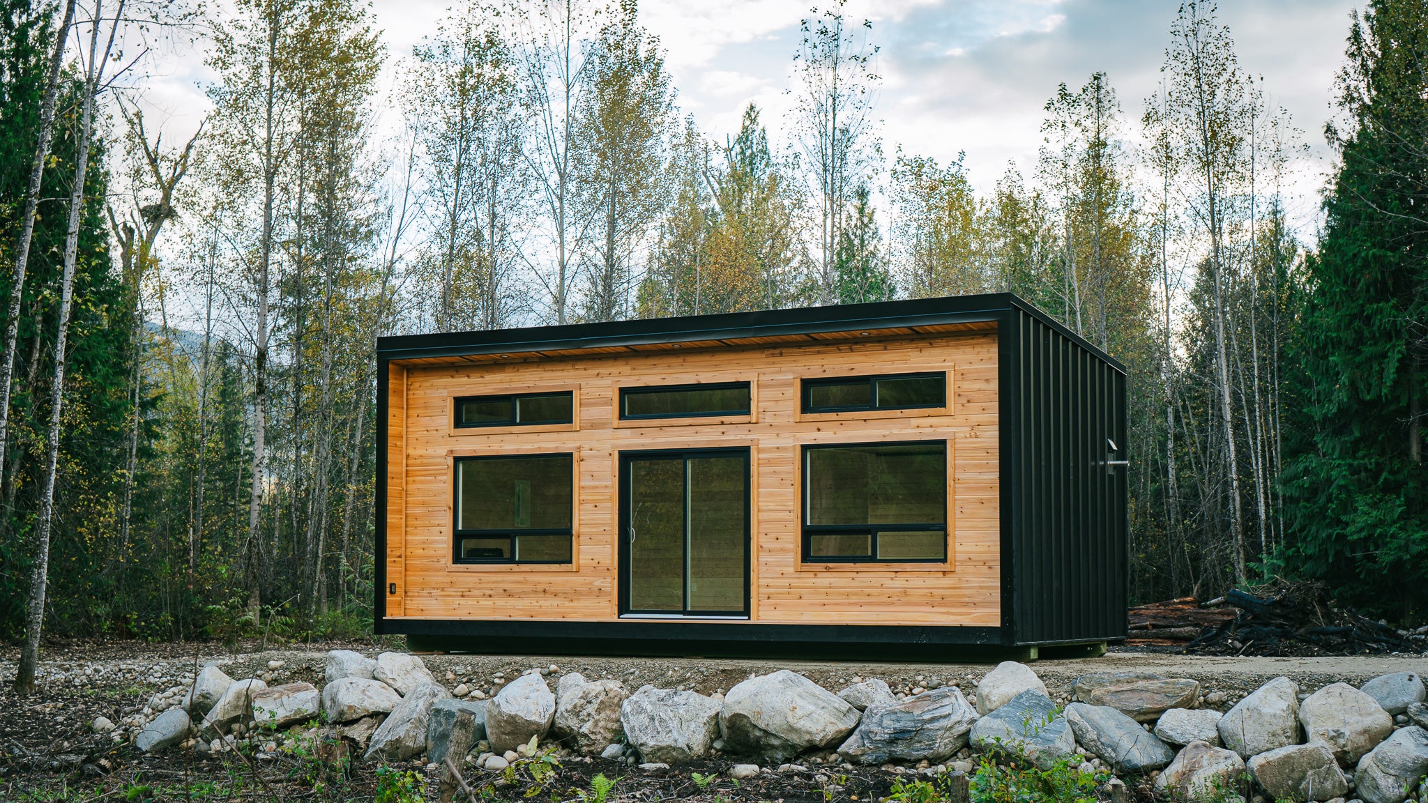 11.5' x 27' MODERN Cabin